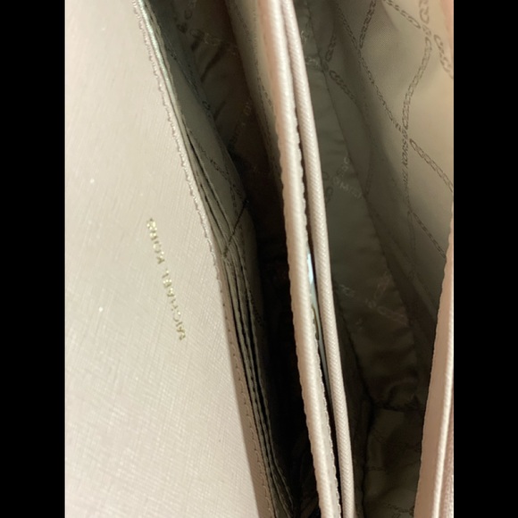 MICHAEL KORS Daniela Large Saffiano Leather Crossbody Bag - Picture 6 of 7